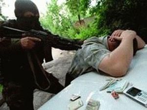 В Ємені 10 співробітників спецслужб вбили і 8 поранили В Ємені 10 співробітників спецслужб вбили і 8 поранили