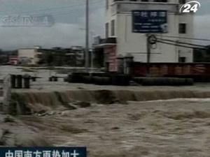 Зростає кількість жертв повеней на півдні Китаю Зростає кількість жертв повеней на півдні Китаю