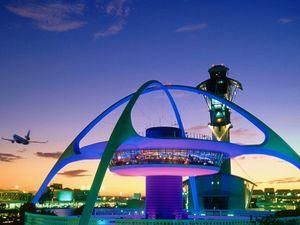 Аеропорт Лос-Анджелесу закрили через загрозу теракту Аеропорт Лос-Анджелесу закрили через загрозу теракту