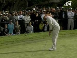 Тайгер Вудс продовжує боротьбу за чемпіонський титул Тайгер Вудс продовжує боротьбу за чемпіонський титул