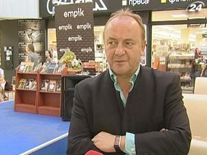 Януш Вишневський представив нову книгу "Бікіні" в Україні Януш Вишневський представив нову книгу "Бікіні" в Україні