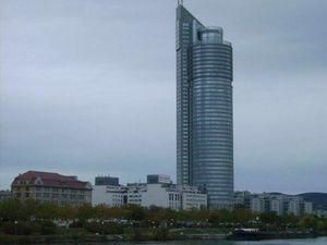 У Австрії відбувся забіг на найвищу будівлю Відня У Австрії відбувся забіг на найвищу будівлю Відня