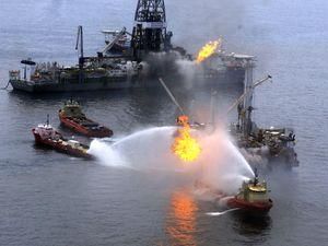 Керівництво платформи в Мексиканській затоці попередили про витік нафти до аварії Керівництво платформи в Мексиканській затоці попередили про витік нафти до аварії