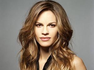 Трейлер драми "Переконання" з Хіларі Суонк Трейлер драми "Переконання" з Хіларі Суонк