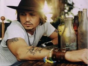 Депп замовив телевізори на знімальний майданчик, щоб дивитись футбол Депп замовив телевізори на знімальний майданчик, щоб дивитись футбол