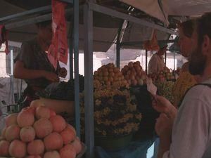 У Киргизстані на 3 години скоротили комендантську годину У Киргизстані на 3 години скоротили комендантську годину