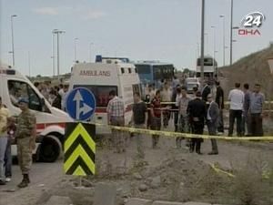 У Стамбулі неподалік військової частини прогримів вибух У Стамбулі неподалік військової частини прогримів вибух