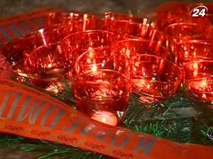 У Сімферополі провели акцію на згадку про загиблих у Великій Вітчизняній війні У Сімферополі провели акцію на згадку про загиблих у Великій Вітчизняній війні