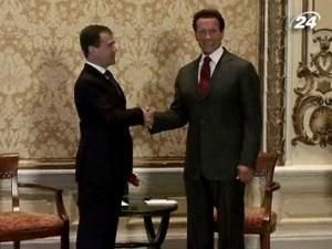 Дмитро Медведєв прибув із 3-денним візитом до Сполучених Штатів Дмитро Медведєв прибув із 3-денним візитом до Сполучених Штатів