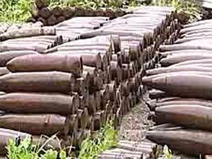 На російсько-українському кордоні виявили майже 50 артснарядів На російсько-українському кордоні виявили майже 50 артснарядів