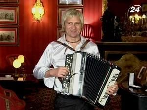 Олег Скрипка втретє став батьком Олег Скрипка втретє став батьком