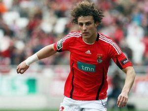 "Челсі" хоче придбати захисника "Бенфіки" "Челсі" хоче придбати захисника "Бенфіки"