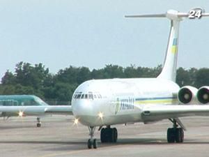 Азаров: міністри мають право літати на державних літаках Азаров: міністри мають право літати на державних літаках