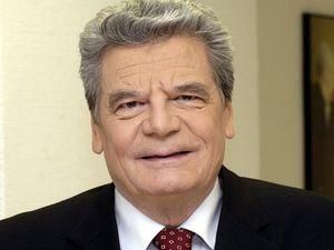 Кандидат у президенти Німеччини потрапив в аварію Кандидат у президенти Німеччини потрапив в аварію