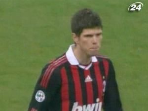 Клас-Ян Хунтелар відмовився покидати "Мілан" Клас-Ян Хунтелар відмовився покидати "Мілан"