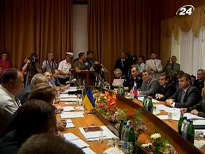 Міністри оборони України та Росії обговорили питання співпраці Міністри оборони України та Росії обговорили питання співпраці