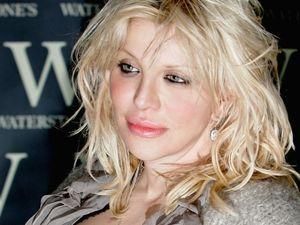 Кортні Лав розгнівала прихильників у Бостоні Кортні Лав розгнівала прихильників у Бостоні