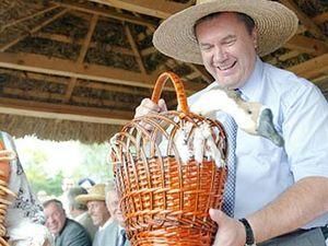 Через відпочинок Януковича кримські чиновники матимуть багато роботи Через відпочинок Януковича кримські чиновники матимуть багато роботи