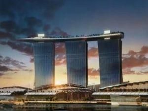 У Сингапурі побудували унікальний готель з кораблем на даху (ФОТО та ВІДЕО) У Сингапурі побудували унікальний готель з кораблем на даху (ФОТО та ВІДЕО)