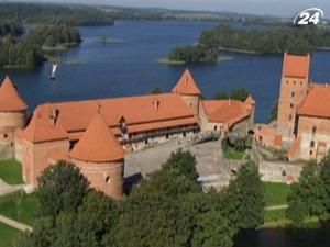 Тракайський замок - фортеця, що виринає з водяної блакиті Тракайський замок - фортеця, що виринає з водяної блакиті