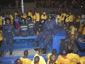 У Гвінеї проходять перші в історії президентські вибори У Гвінеї проходять перші в історії президентські вибори