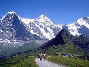 Прибутки від туризму у Швейцарії скоротилися вперше за сім років Прибутки від туризму у Швейцарії скоротилися вперше за сім років