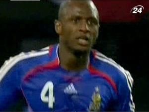 Патрік Вієра офіційно пішов зі збірної Франції Патрік Вієра офіційно пішов зі збірної Франції