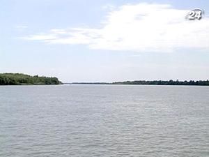 Через повінь на Дунаї може прорвати дамбу Через повінь на Дунаї може прорвати дамбу