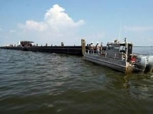 Американці боротимуться з нафтою за допомогою барж Американці боротимуться з нафтою за допомогою барж