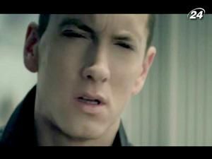 Альбом репера Емінема очолив британський хіт-парад Альбом репера Емінема очолив британський хіт-парад