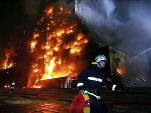 На околиці Пекіна спалахнув хімічний завод