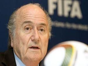 Йозеф Блатер вибачився перед збірними Англії і Мексики Йозеф Блатер вибачився перед збірними Англії і Мексики