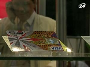 Українці почали більше розраховуватися картками Українці почали більше розраховуватися картками