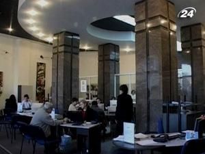 Кредити в іноземній валюті тиснуть на економіки Кредити в іноземній валюті тиснуть на економіки