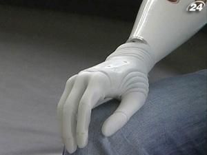 Німецька компанія Otto Bock представила біонічну руку Німецька компанія Otto Bock представила біонічну руку