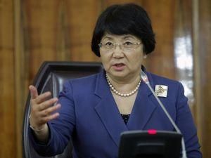 Отунбаєву офіційно затвердили Президентом Киргизстану Отунбаєву офіційно затвердили Президентом Киргизстану