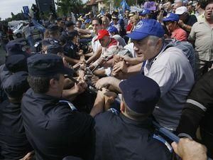 В Румунії за порадами МВФ звільняють 53 тис. держслужбовців В Румунії за порадами МВФ звільняють 53 тис. держслужбовців