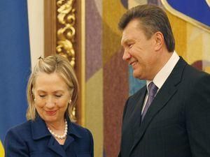 Янукович забув посаду Клінтон, а вона привітала його завчасно з ювілеєм Янукович забув посаду Клінтон, а вона привітала його завчасно з ювілеєм