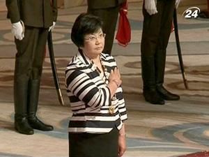 Перша жінка-президент у Центральній Азії Перша жінка-президент у Центральній Азії