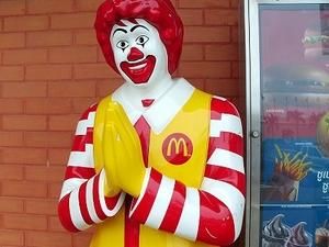 Жінка звинуватила McDonald’s у тому, що компанія змусила зробити її аборт