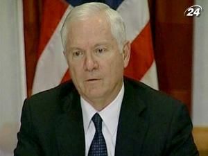 Пентагон закриває рота військовим Пентагон закриває рота військовим