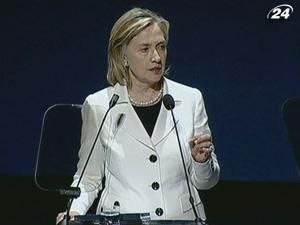 Клінтон поставила Росію в ряд із Зімбабве та Іраном Клінтон поставила Росію в ряд із Зімбабве та Іраном