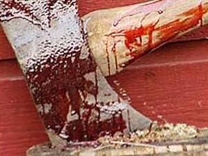 Зі словами "Ось тобі відьма!" пенсіонер зарубав односельчанку Зі словами "Ось тобі відьма!" пенсіонер зарубав односельчанку