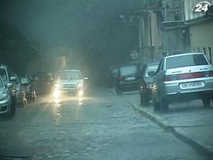 Внаслідок буревію на Дніпропетровщині загинула людина Внаслідок буревію на Дніпропетровщині загинула людина