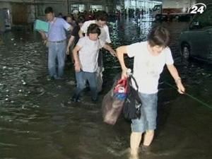 На півночі Токіо затоплені десятки будинків 