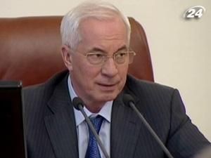 Азаров вимагає заборони будівництва в заплавах річок