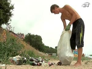 За прибирання пляжів діти безкоштовно відпочивають на морі За прибирання пляжів діти безкоштовно відпочивають на морі