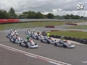 Шалений азарт і гострота відчуттів, які дає картинг, дозволяють отримати могутній заряд адреналіну Шалений азарт і гострота відчуттів, які дає картинг, дозволяють отримати могутній заряд адреналіну