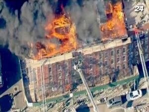 Масштабна пожежа у Нью-Йорку - на Манхеттені горів 5-поверховий житловий будинок Масштабна пожежа у Нью-Йорку - на Манхеттені горів 5-поверховий житловий будинок