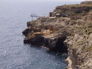 У Севастополі чоловік впав з восьмиметрової скелі У Севастополі чоловік впав з восьмиметрової скелі